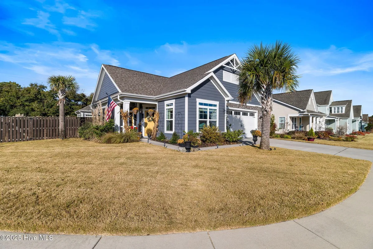 Property Slideshow image 1 of 56 | 123 bella port ln, Wilmington, NC, 28412