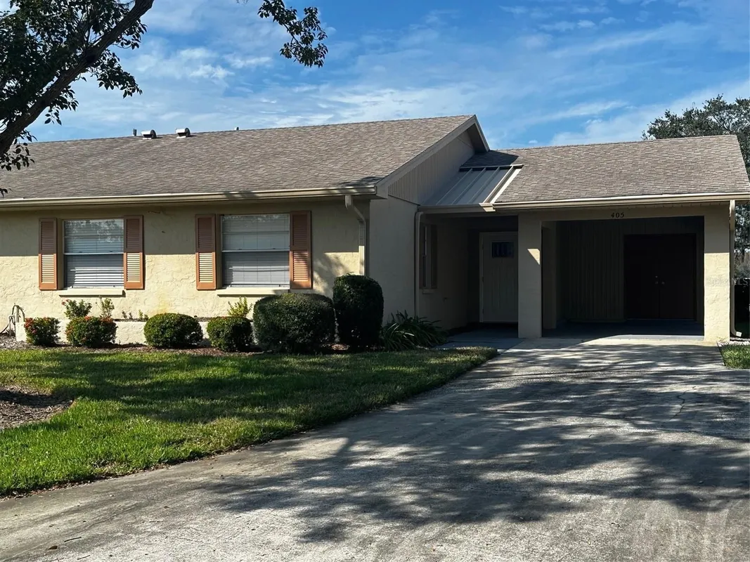 Property Slideshow image 1 of 12 | 405 gladstone pl, Sun City Center, FL, 33573