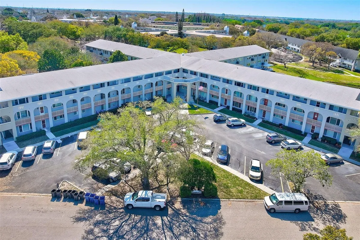 Property Slideshow image 1 of 43 | 2229 americus blvd 25, Clearwater, FL, 33763