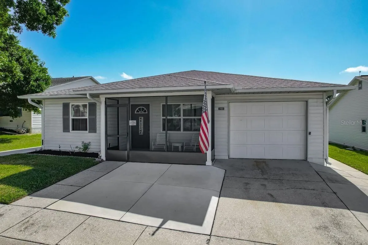 Property Slideshow image 1 of 47 | 3123 prairie dunes cir, Lakeland, FL, 33810