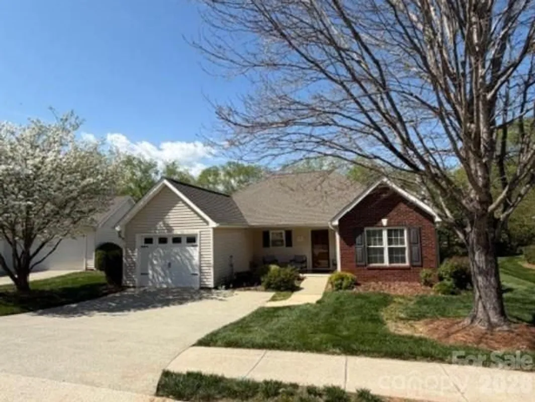 Property Slideshow image 1 of 4 | 160 oak village pkwy, Mooresville, NC, 28117