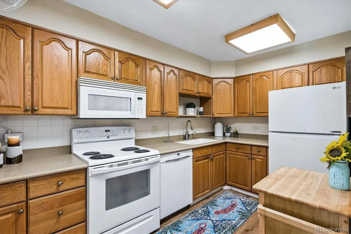 Property Slideshow image 1 of 49 | 635 s alton way 3b, Denver, CO, 80247