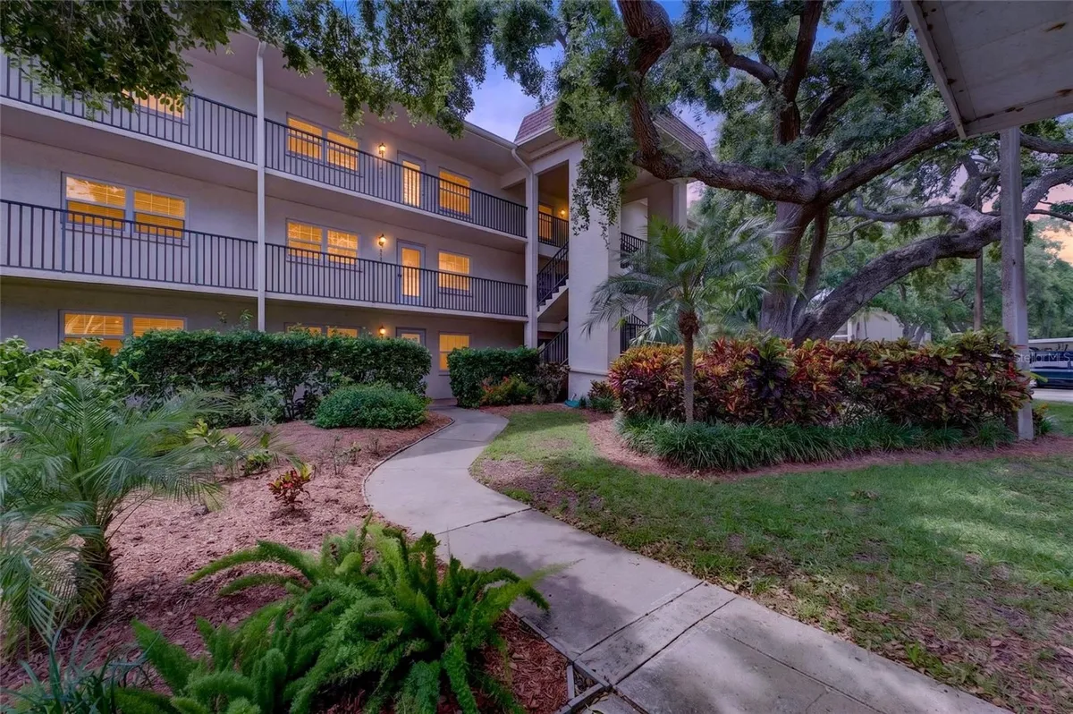 Property Slideshow image 1 of 49 | 860 virginia st 211, Dunedin, FL, 34698