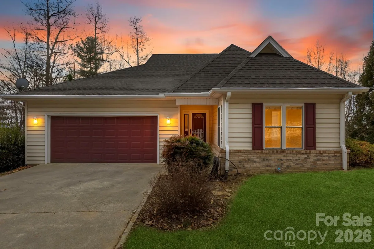 Property Slideshow image 1 of 32 | 242 carriage summitt way, Hendersonville, NC, 28791