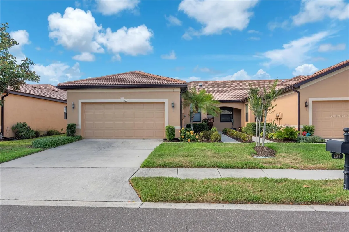 Property Slideshow image 1 of 54 | 107 shell falls dr, Apollo Beach, FL, 33572