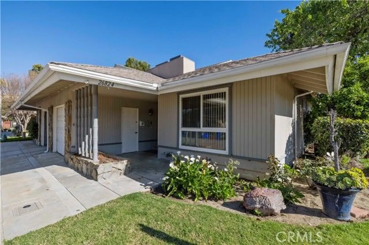 Property Slideshow image 1 of 42 | 26824 circle of the oaks, Newhall, CA, 91321