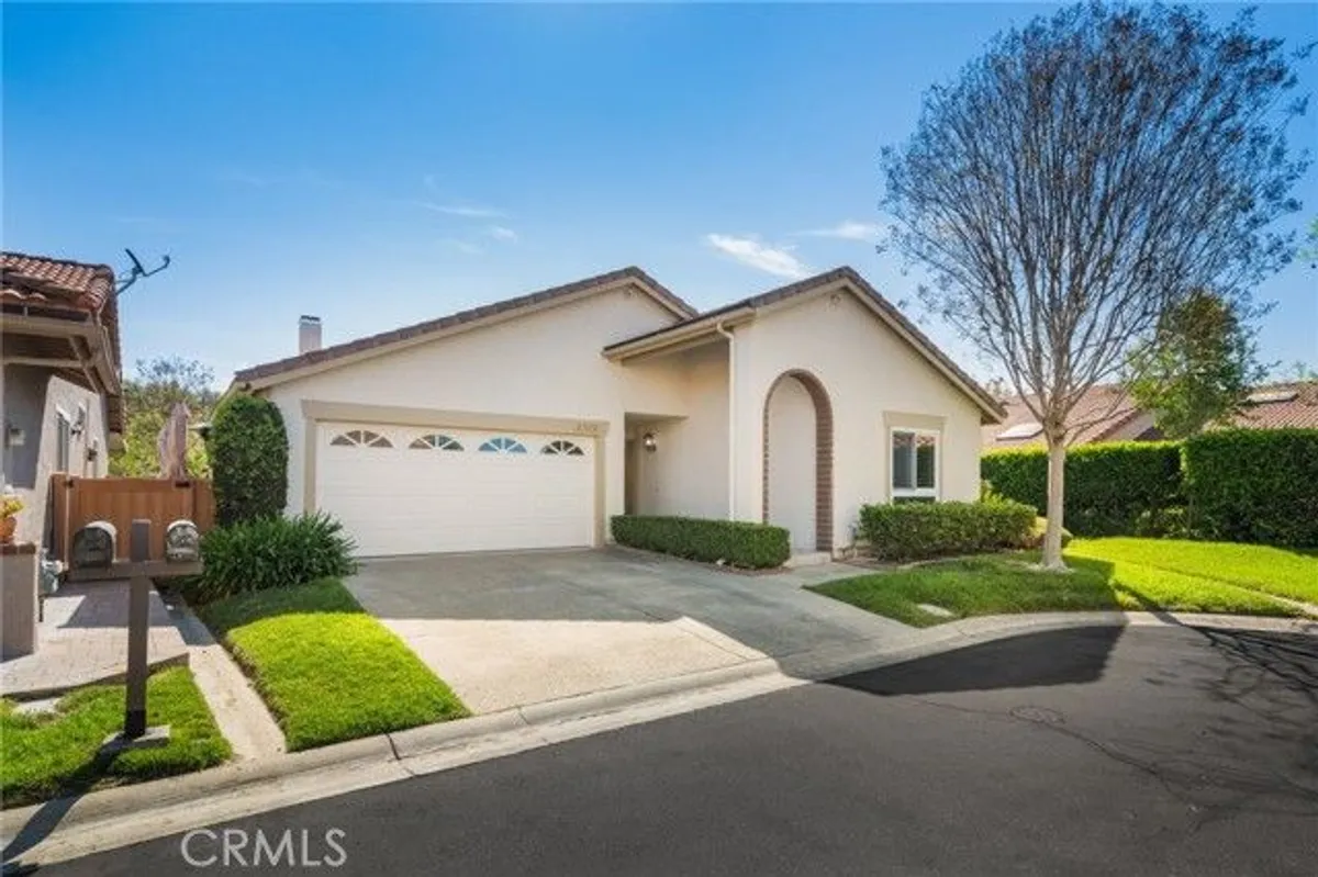 Property Slideshow image 1 of 52 | 27652 via rodrigo, Mission Viejo, CA, 92692