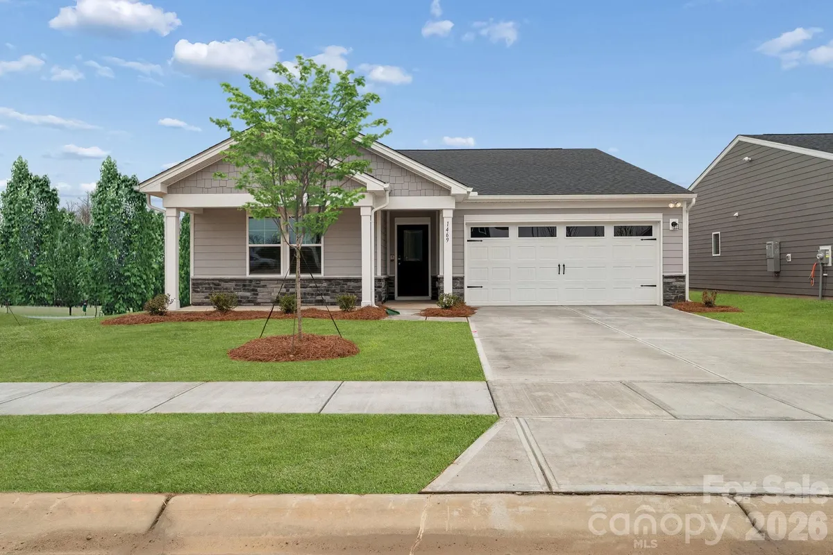Property Slideshow image 1 of 48 | 1469 ardmore dr, Sherrills Ford, NC, 28673
