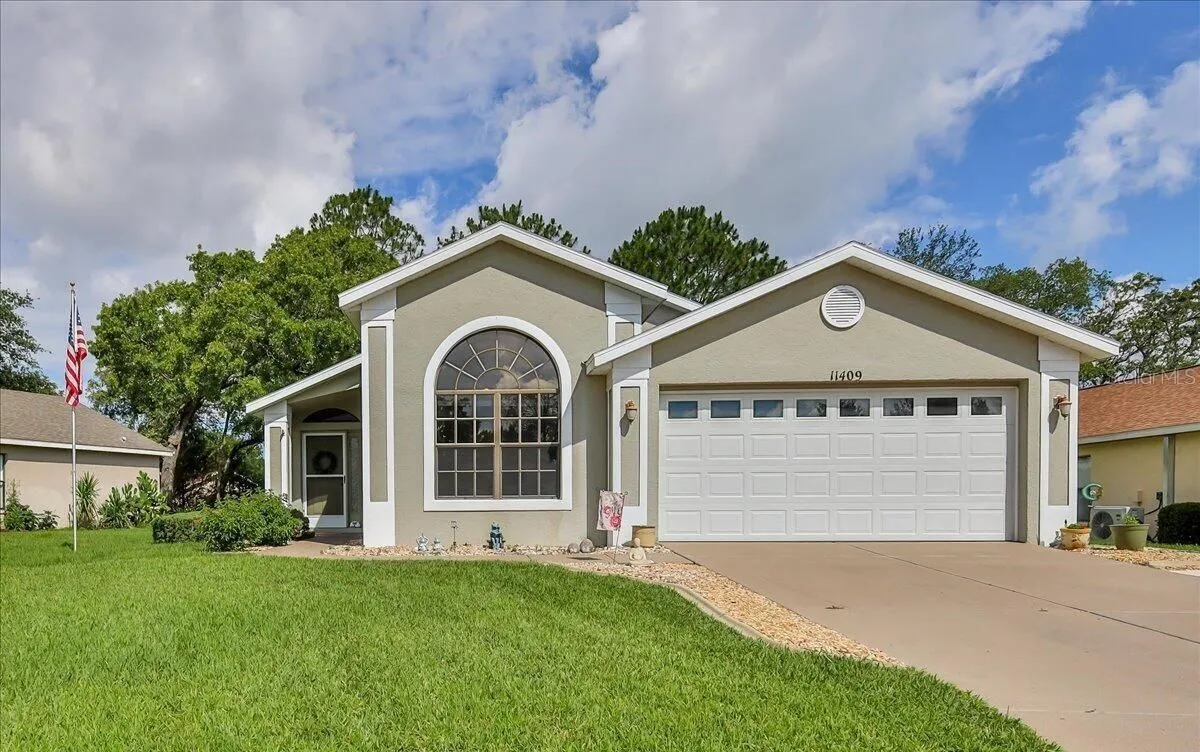 Property Slideshow image 1 of 45 | 11409 deercroft ct, Spring Hill, FL, 34609