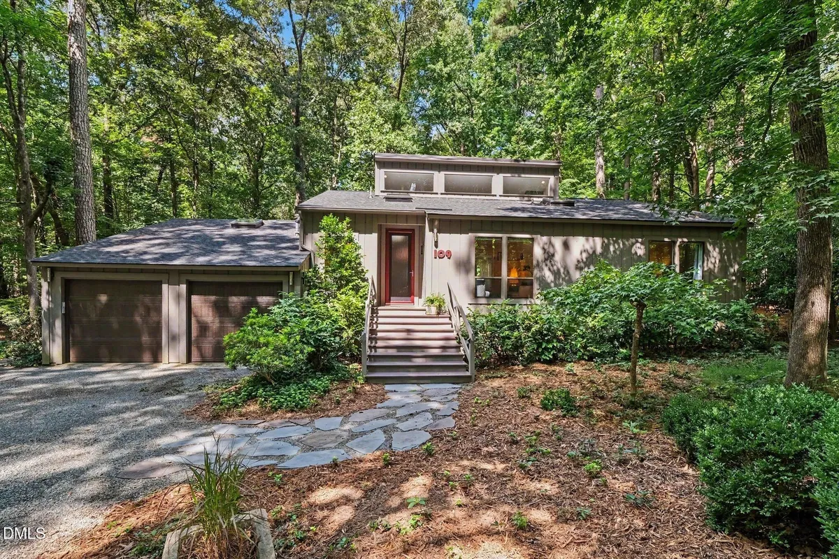 Property Slideshow image 1 of 39 | 109 creekwood, Pittsboro, NC, 27312