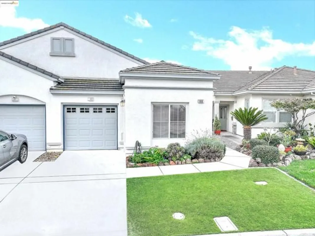 Property Slideshow image 1 of 36 | 1990 kent dr, Brentwood, CA, 94513