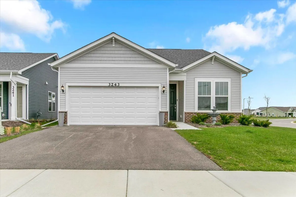 Property Slideshow image 1 of 27 | 3243 sweetgrass cir, Aurora, IL, 60503