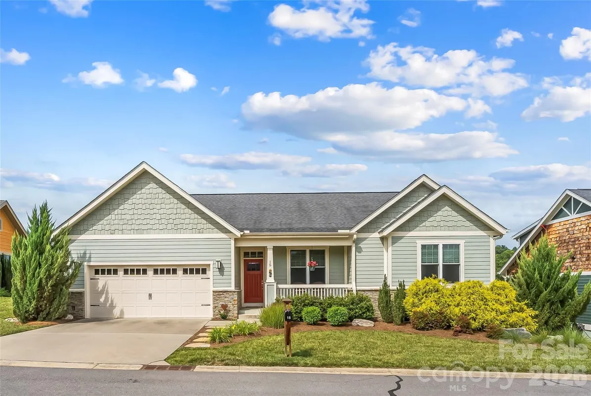 Property Slideshow image 1 of 36 | 15 craftsman view dr, Asheville, NC, 28804