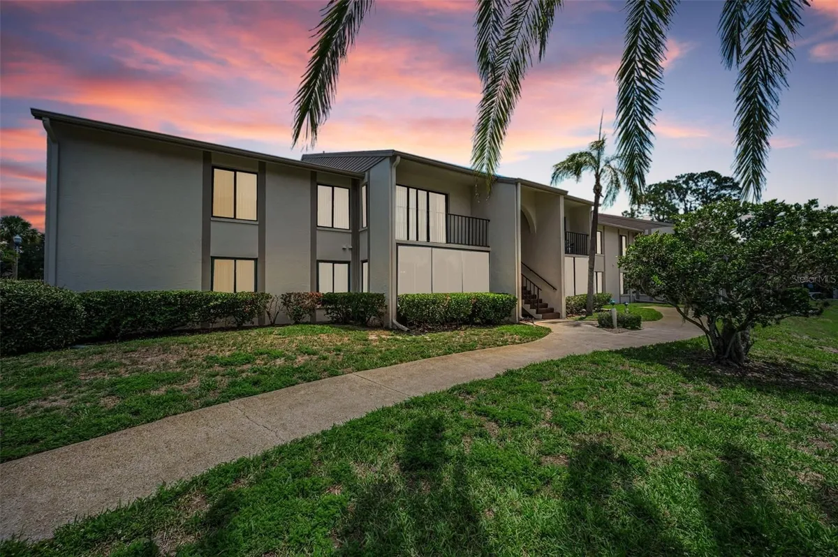 Property Slideshow image 1 of 77 | 1870 pine ridge way g1, Palm Harbor, FL, 34684