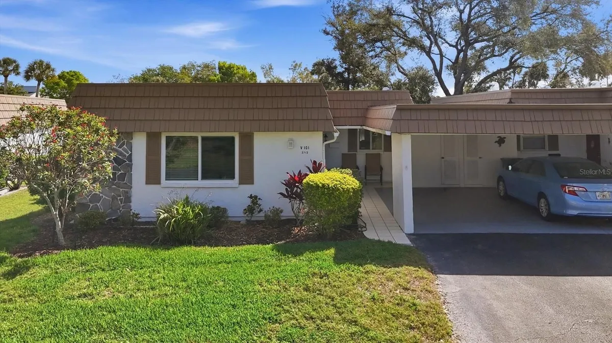 Property Slideshow image 1 of 45 | 2713 riverbluff ct v101, Sarasota, FL, 34231