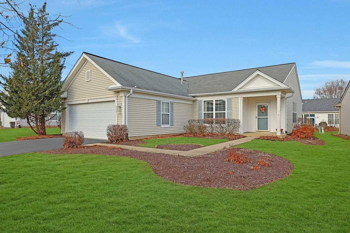 Property Slideshow image 1 of 6 | 13440 crestview dr, Huntley, IL, 60142