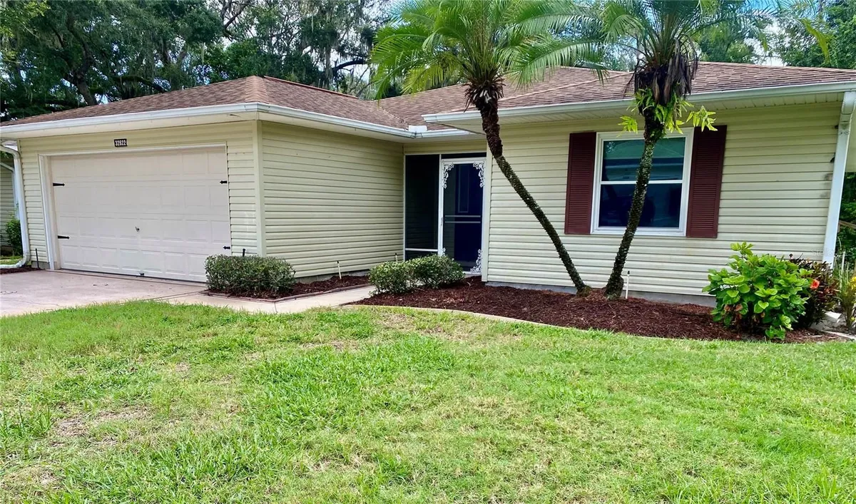 Property Slideshow image 1 of 38 | 32622 oak park dr, Leesburg, FL, 34748