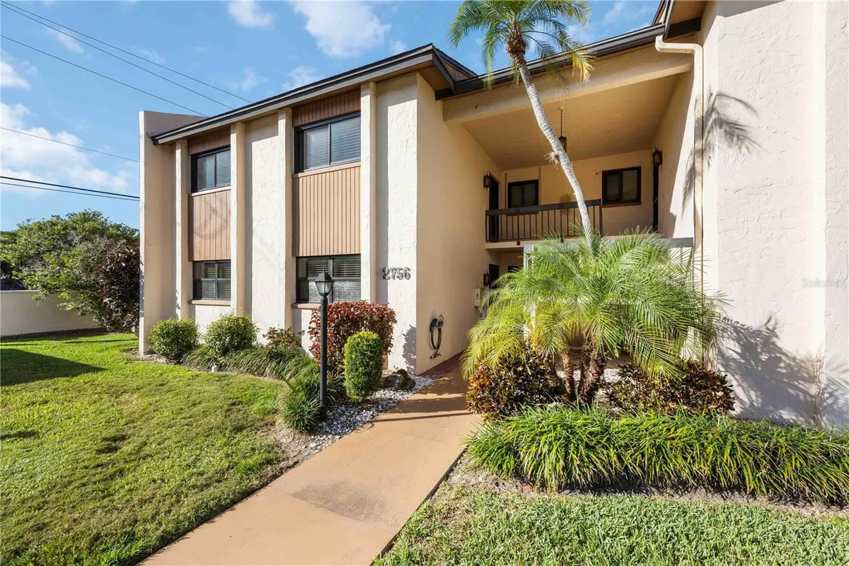Property Slideshow image 1 of 44 | 2756 clubhouse dr 101, Sarasota, FL, 34232