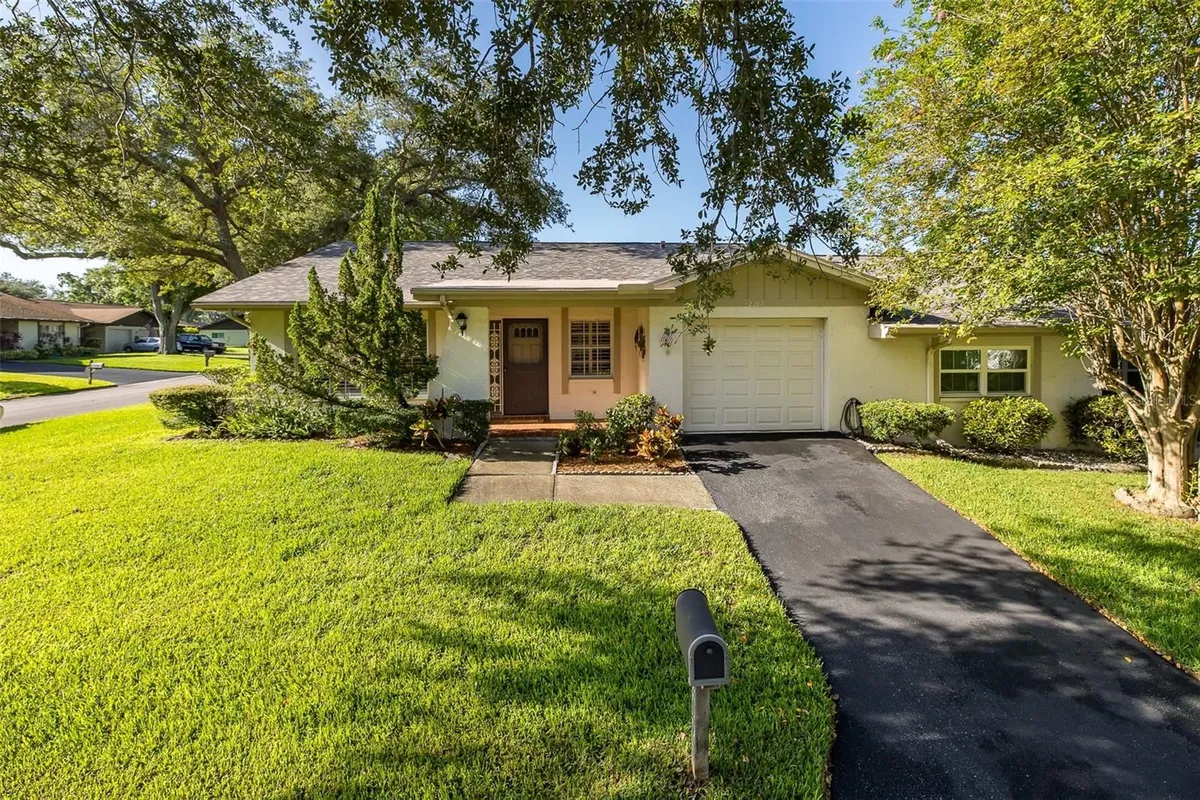 Property Slideshow image 1 of 29 | 2207 marshall dr, Dunedin, FL, 34698