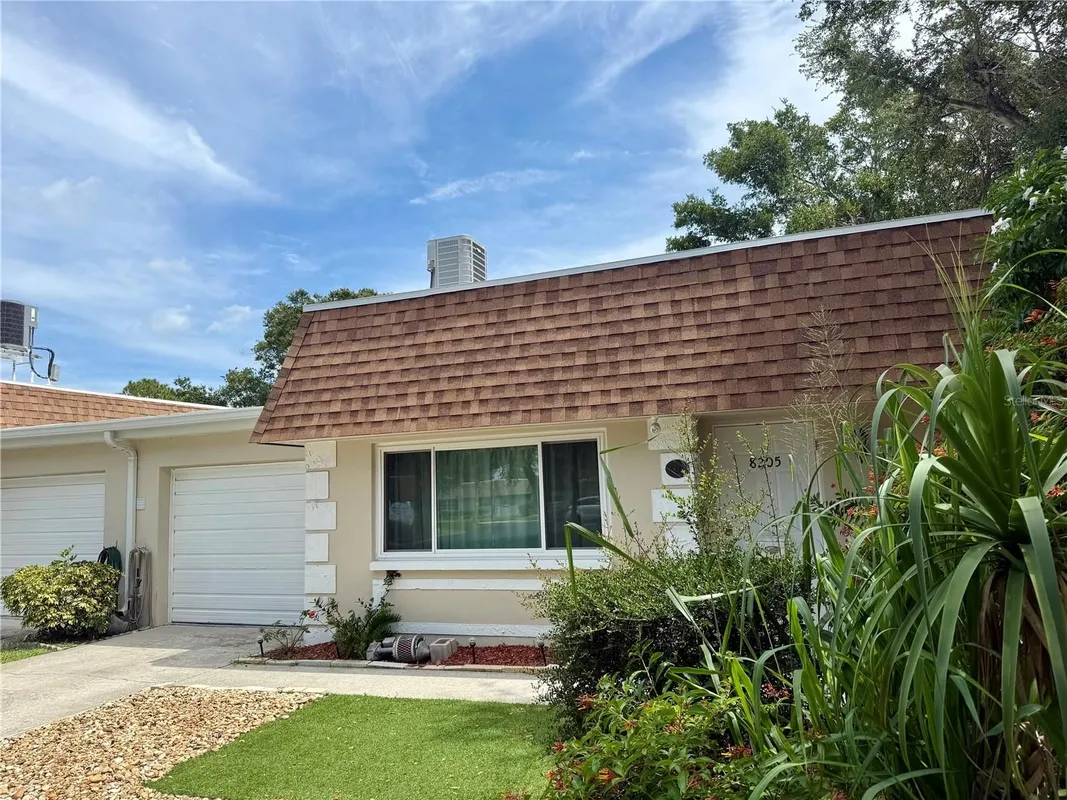 Property Slideshow image 1 of 21 | 8205 burgundy dr n # 8205, Pinellas Park, FL, 33781