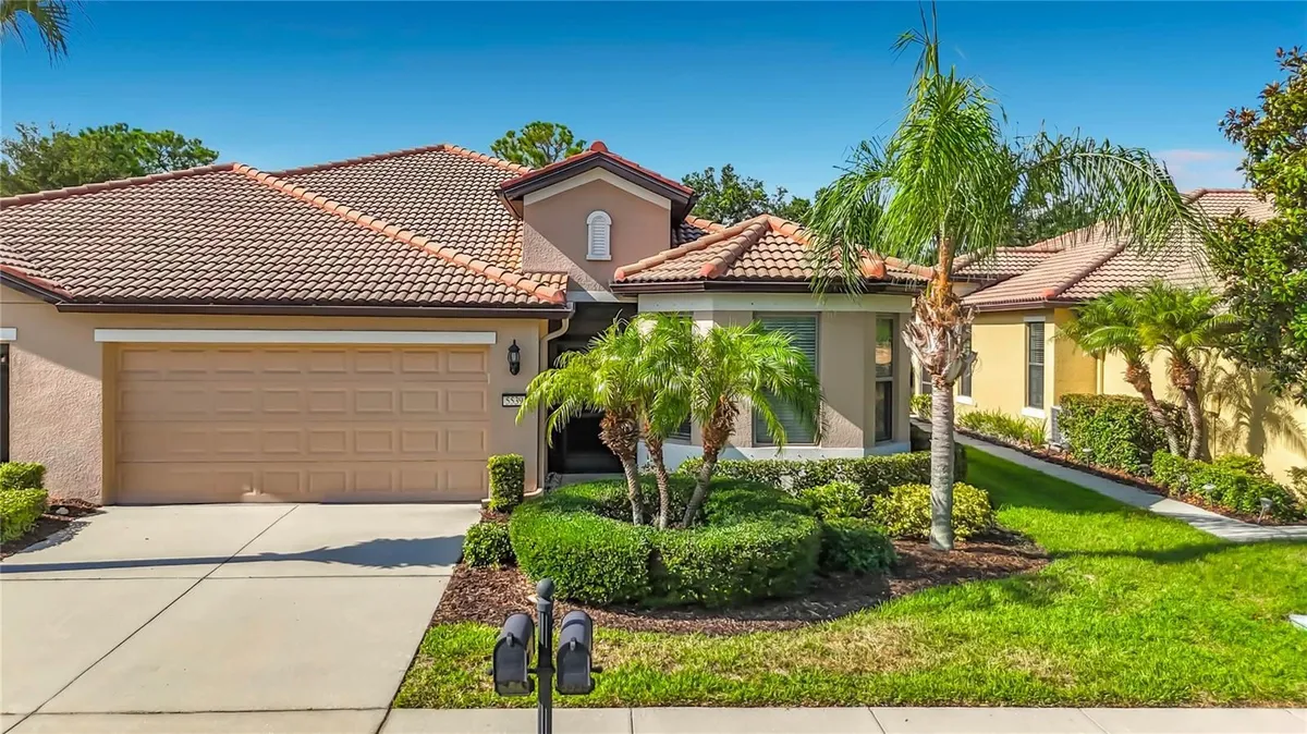Property Slideshow image 1 of 49 | 5539 sunset falls dr, Apollo Beach, FL, 33572