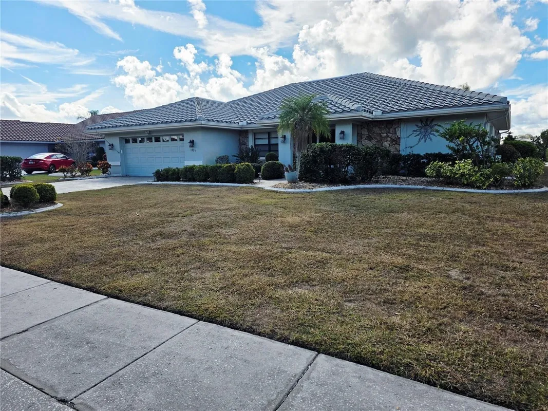 Property Slideshow image 1 of 37 | 1924 new bedford dr, Sun City Center, FL, 33573