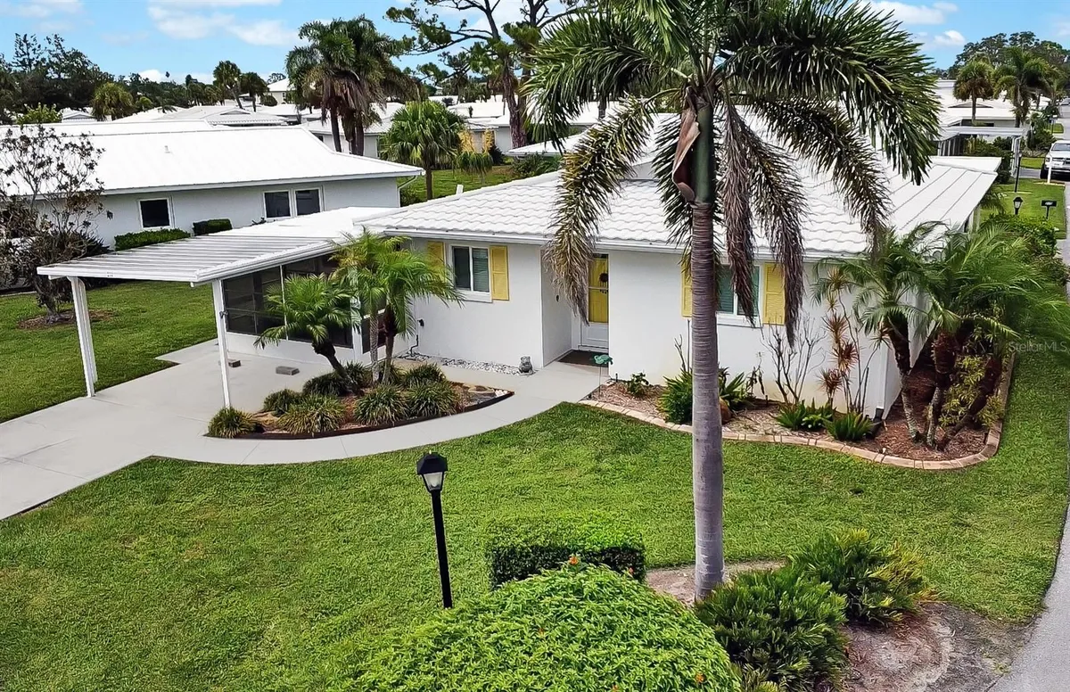 Property Slideshow image 1 of 62 | 214 fair winds dr # 214, Nokomis, FL, 34275
