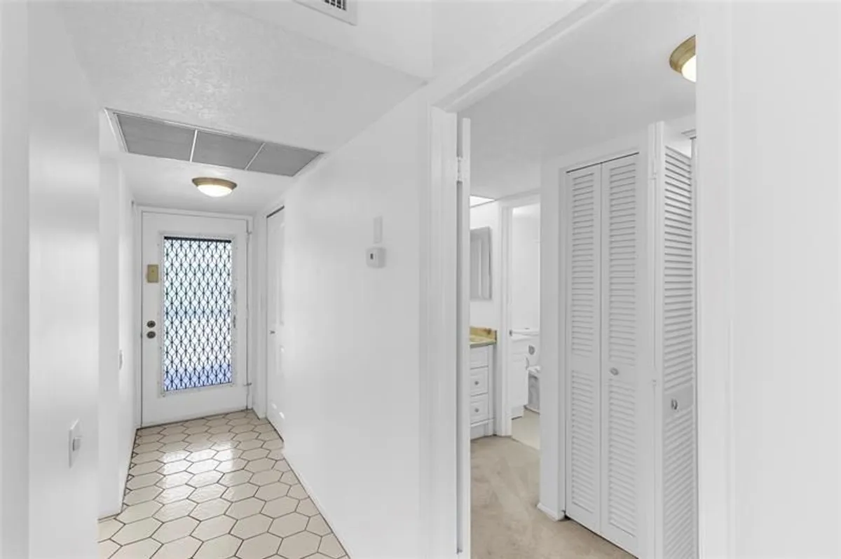 Property Slideshow image 1 of 31 | 2701 nassau bnd d2, Coconut Creek, FL, 33066