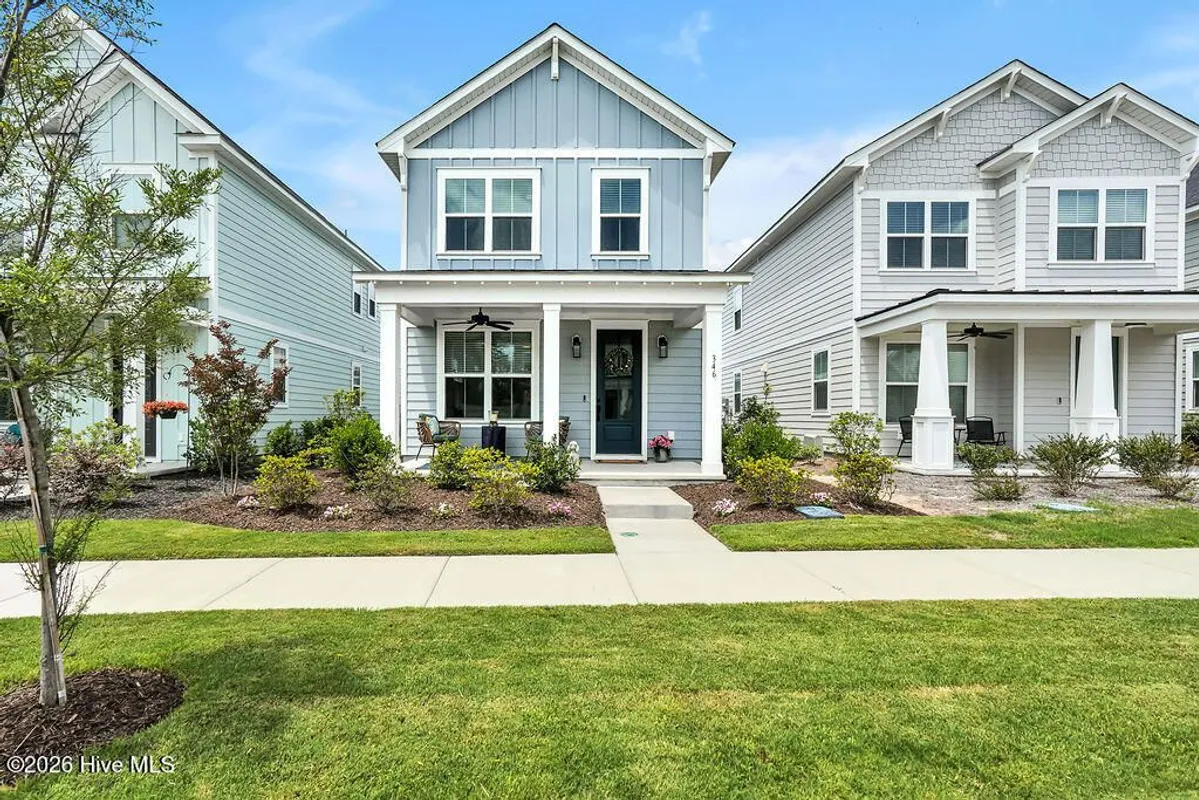 Property Slideshow image 1 of 147 | 346 longhill dr, Wilmington, NC, 28412