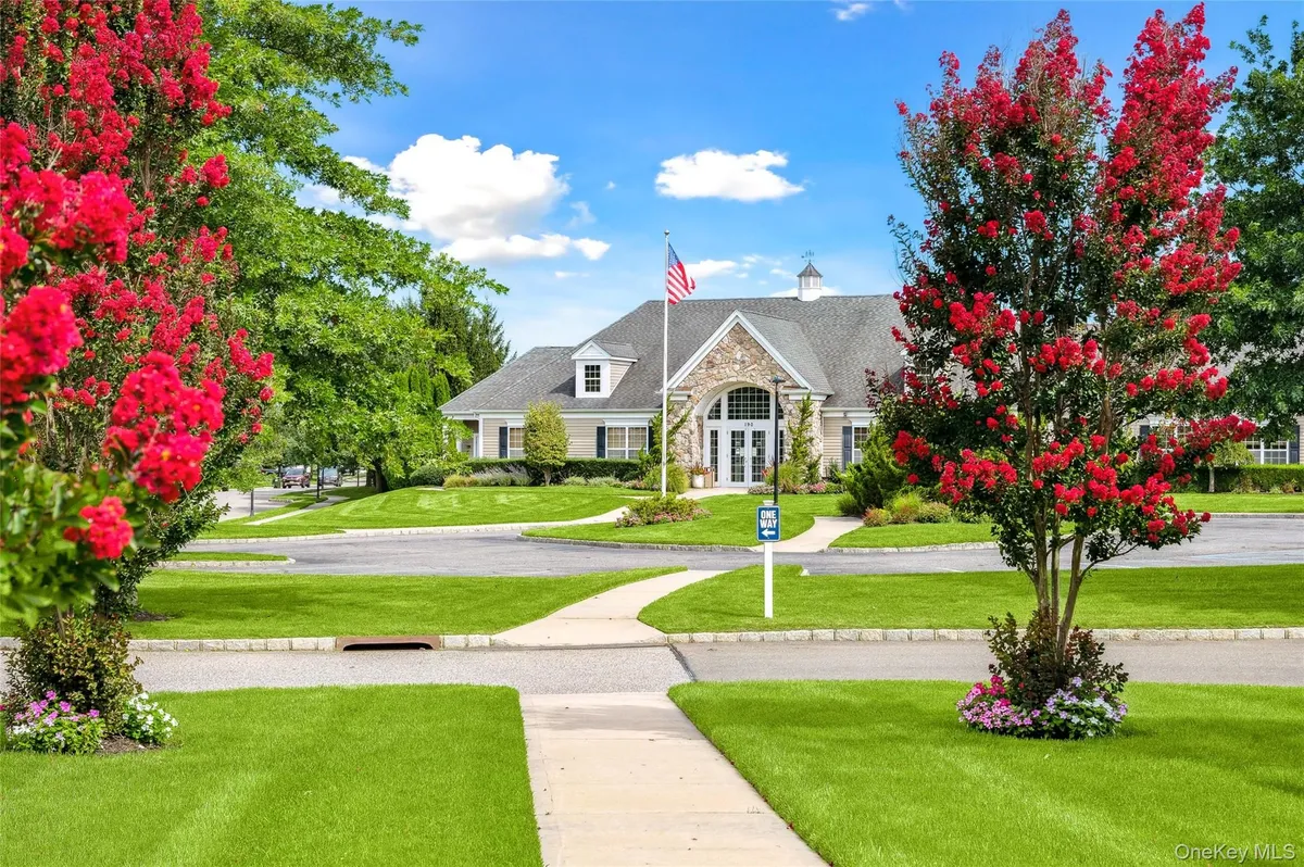 Property Slideshow image 1 of 8 | 179 carly ln, Southampton, NY, 11977