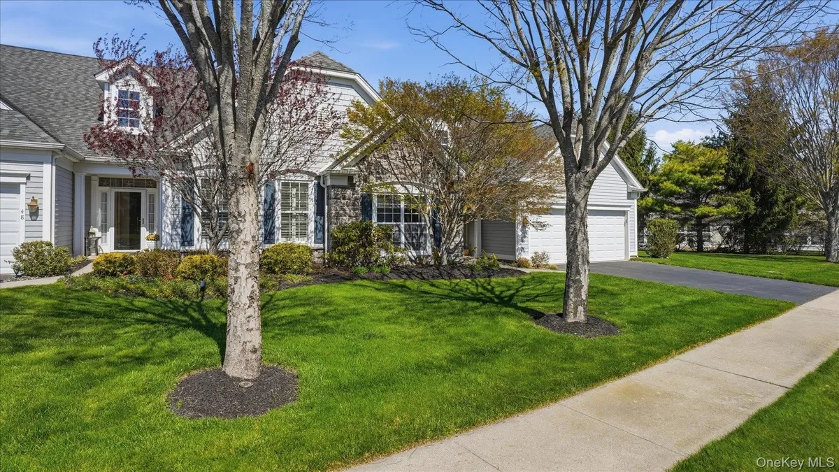 Property Slideshow image 1 of 25 | 49 samantha cir 49, Southampton, NY, 11977