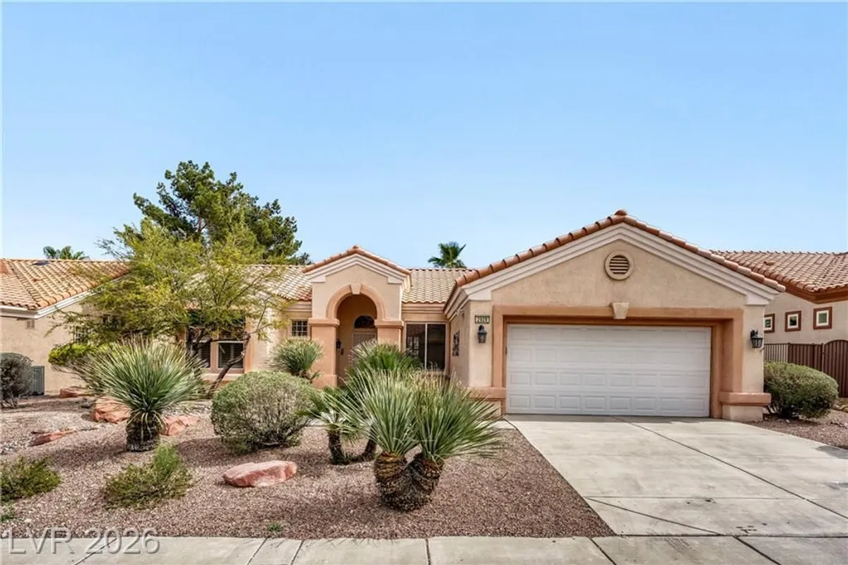 Property Slideshow image 1 of 51 | 2928 hawksdale dr, Las Vegas, NV, 89134