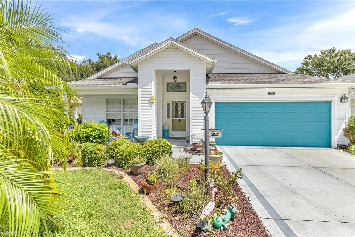 Property Slideshow image 1 of 42 | 25008 cranes roost cir, Leesburg, FL, 34748