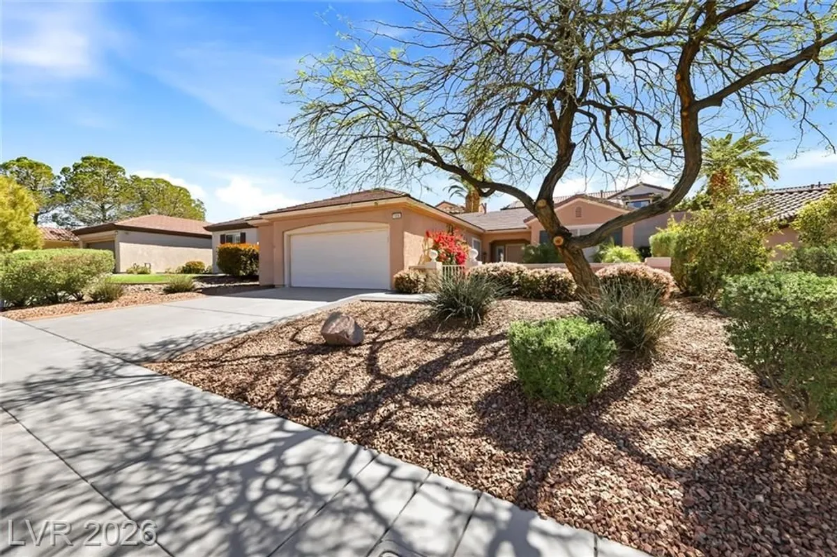 Property Slideshow image 1 of 52 | 1656 wellington springs ave, Henderson, NV, 89052