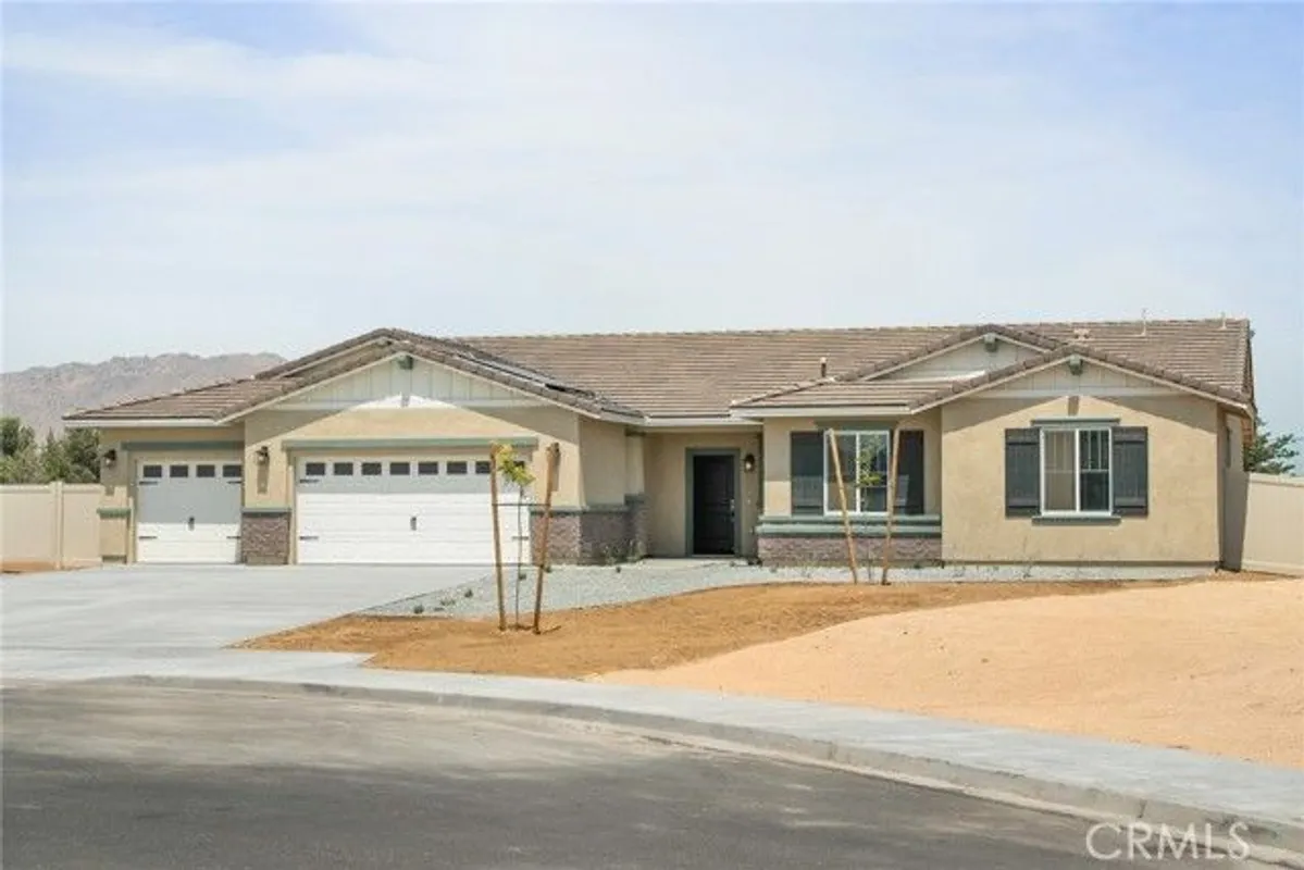Property Slideshow image 1 of 7 | 14563 indigo rd, Apple Valley, CA, 92307