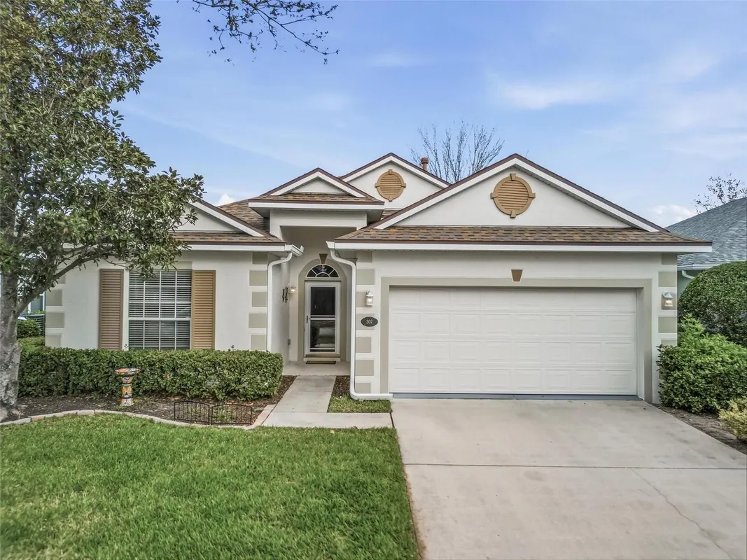 Property Slideshow image 1 of 65 | 207 coleton ln, Deland, FL, 32724