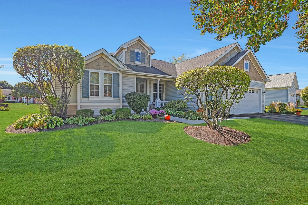 Property Slideshow image 1 of 9 | 12913 w willow creek ln, Huntley, IL, 60142