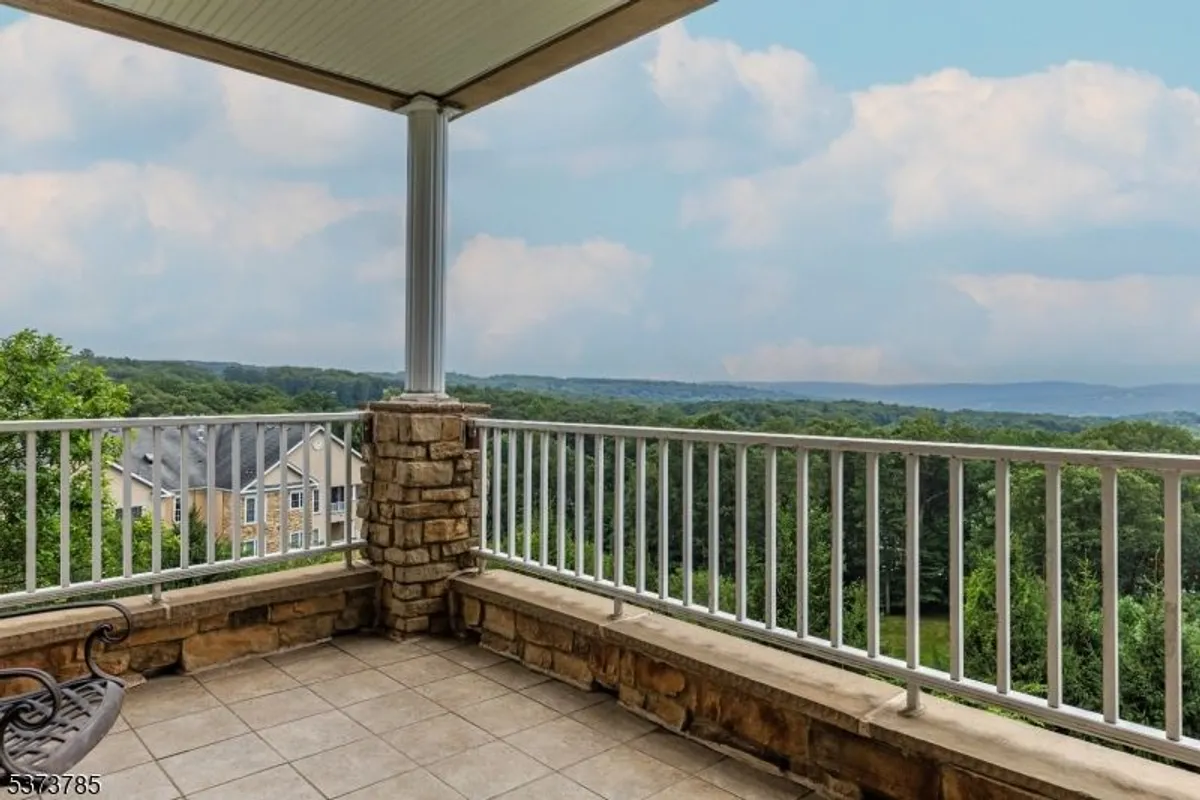 Property Slideshow image 1 of 43 | 3212 franklin ln # 212, Rockaway Boro, NJ, 07866