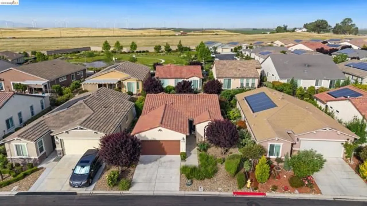 Property Slideshow image 1 of 32 | 331 kestrel way, Rio Vista, CA, 94571