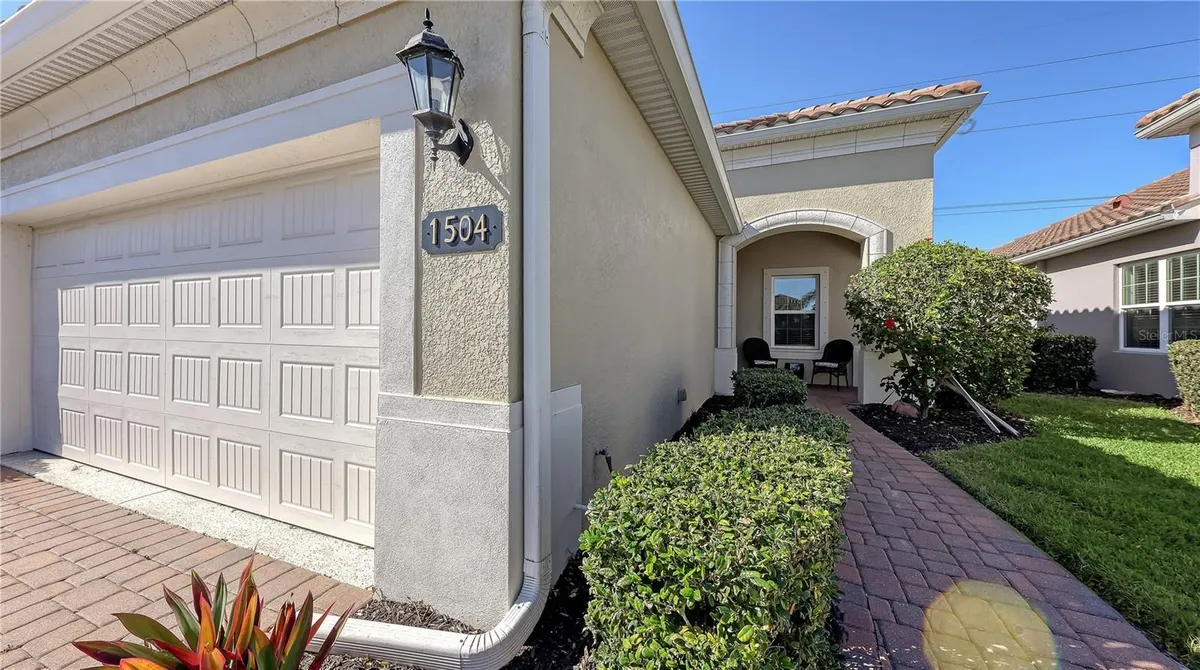 Property Slideshow image 1 of 37 | 1504 calle grand st 1504, Bradenton, FL, 34209