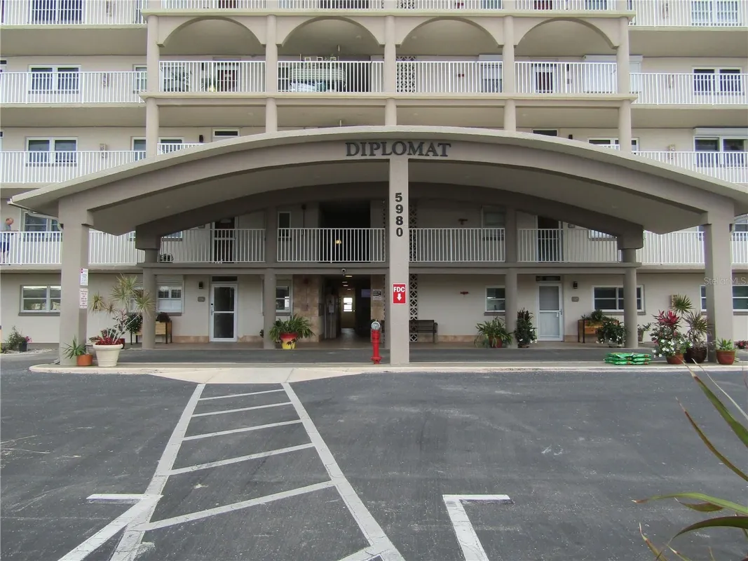 Property Slideshow image 1 of 71 | 5980 shore blvd 901, Gulfport, FL, 33707