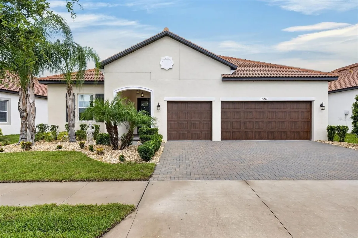 Property Slideshow image 1 of 55 | 17219 scuba crest st, Wimauma, FL, 33598