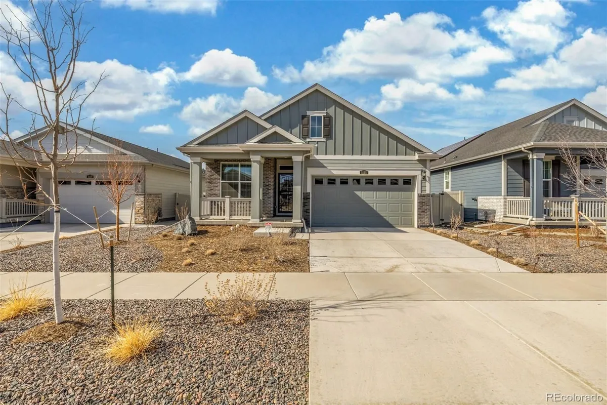 Property Slideshow image 1 of 50 | 5125 n quemoy st, Aurora, CO, 80019