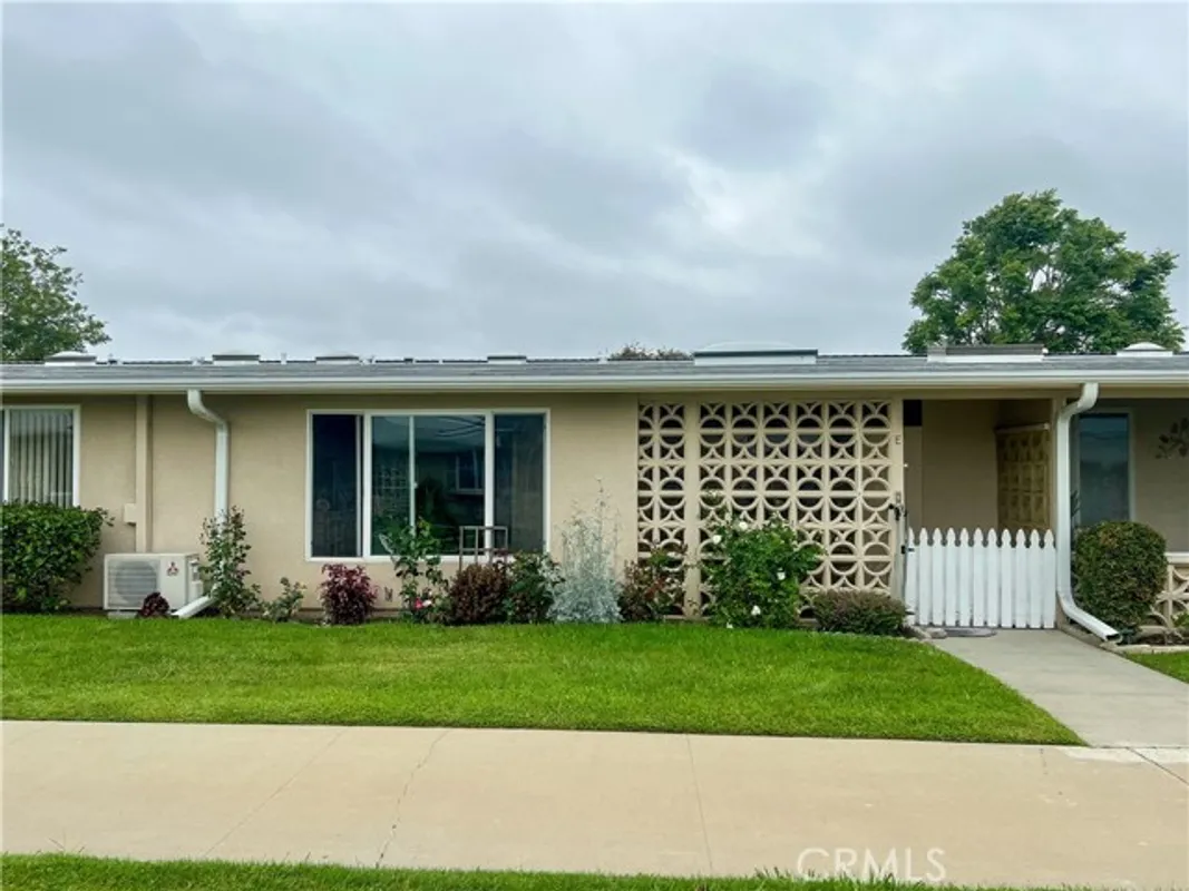 Property Slideshow image 1 of 16 | 13580 medinac ln, Seal Beach, CA, 90740