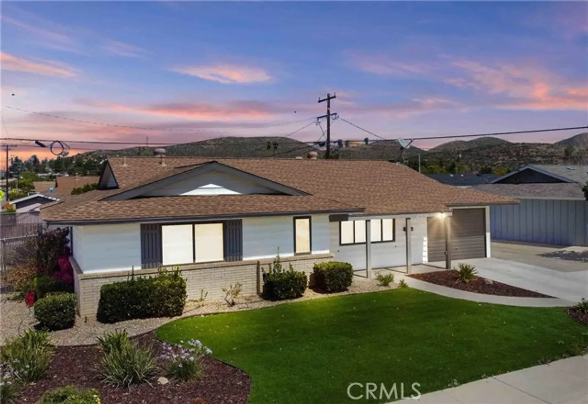Property Slideshow image 1 of 34 | 29460 thornhill dr, Menifee, CA, 92586