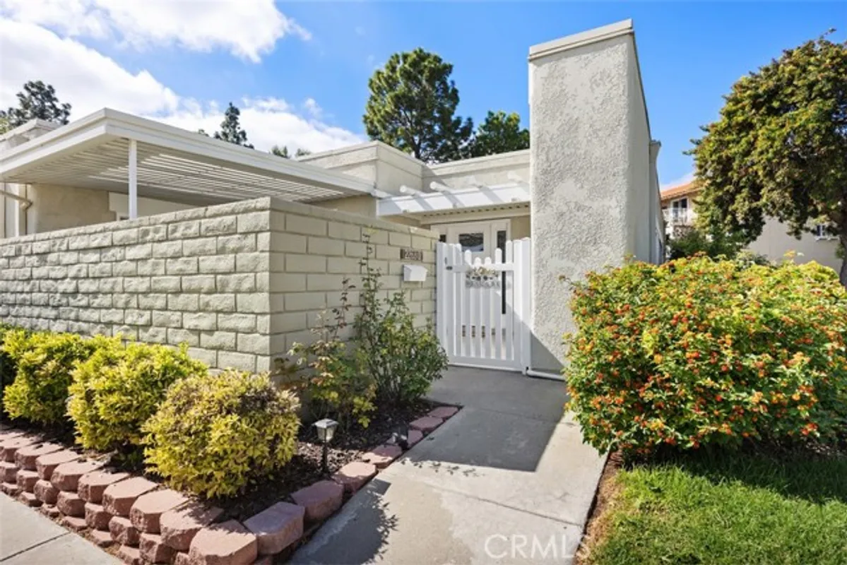 Property Slideshow image 1 of 46 | 2263 via puerta d, Laguna Woods, CA, 92637