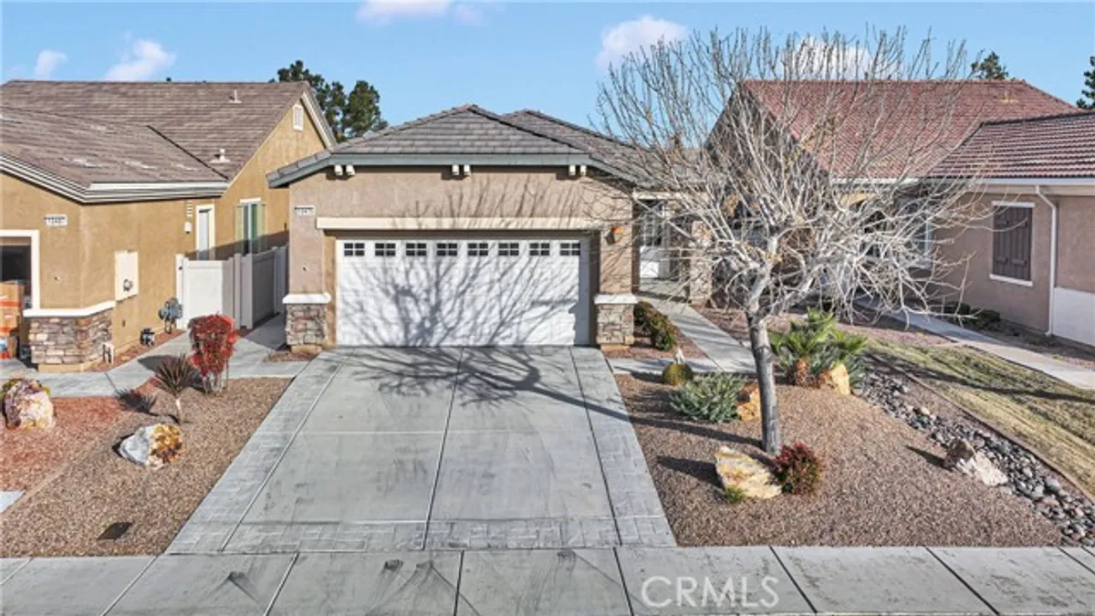 Property Slideshow image 1 of 35 | 10479 bridge haven rd, Apple Valley, CA, 92308