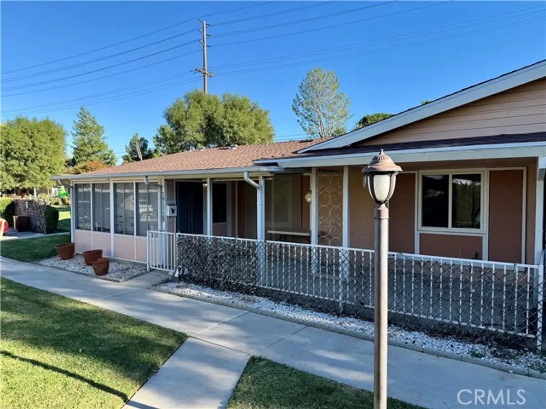 Property Slideshow image 1 of 13 | 19152 avenue of the oaks b, Newhall, CA, 91321