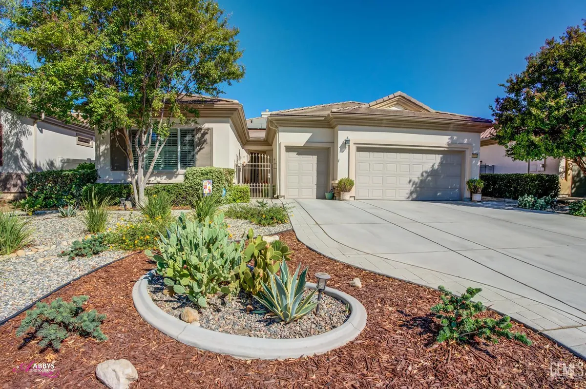 Property Slideshow image 1 of 52 | 13808 calico village dr, Bakersfield, CA, 93306