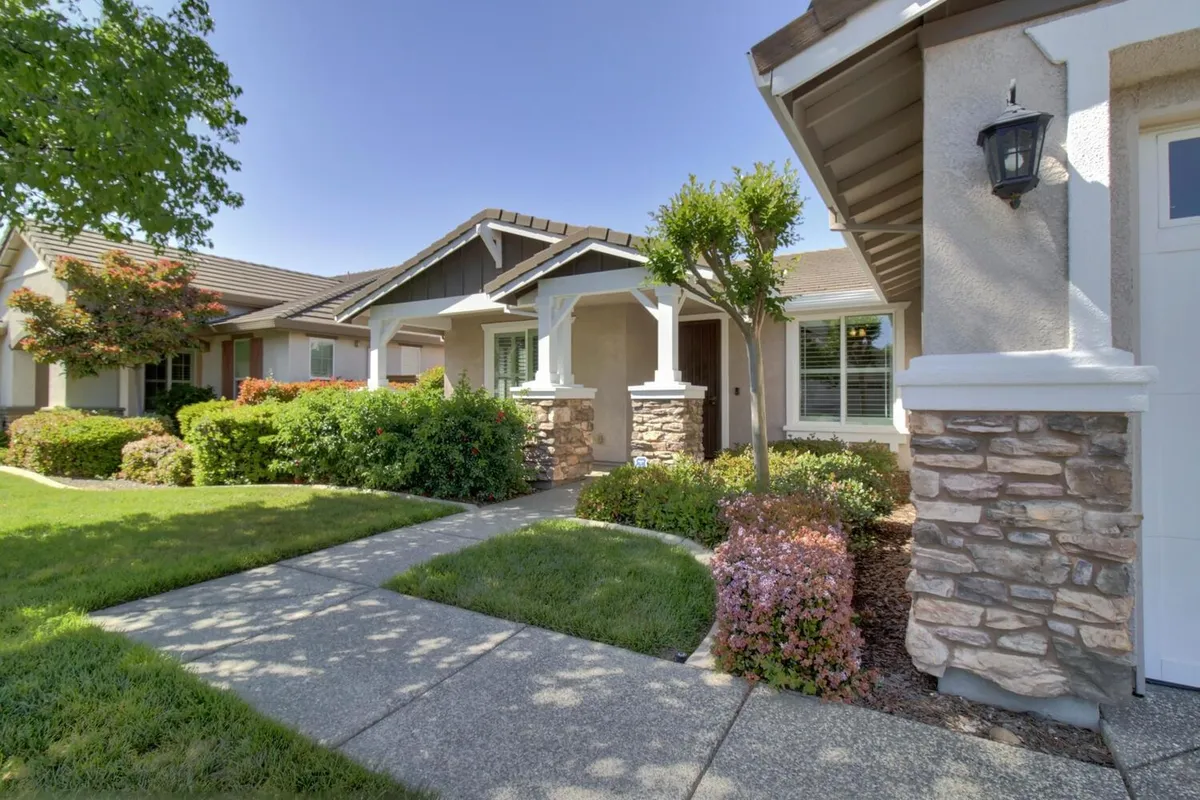 Property Slideshow image 1 of 69 | 9644 oakham way, Elk Grove, CA, 95757